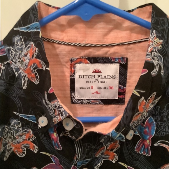 Ditch Plains small button up - Picture 3 of 4